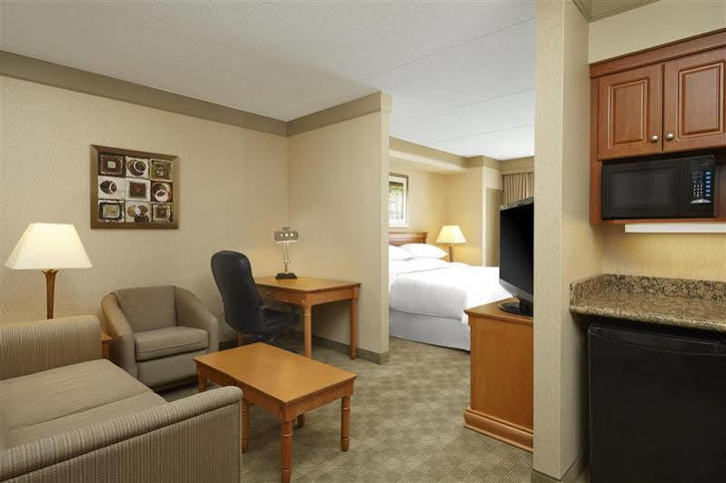 Four Points By Sheraton Kitchener-Waterloo Exterior foto